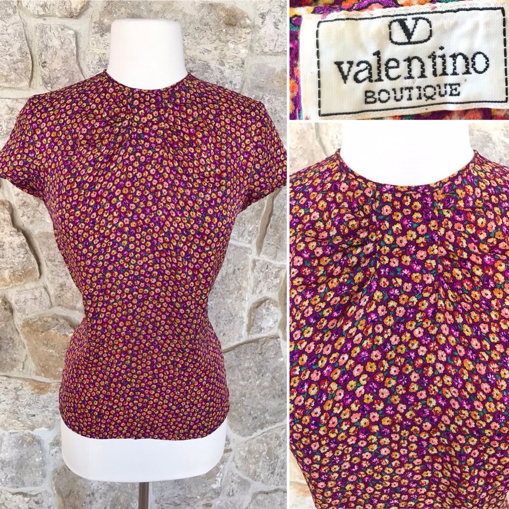 Pretty Vintage 1970s 1980s Valentino Boutique Back Button Cap Sleeve Blouse